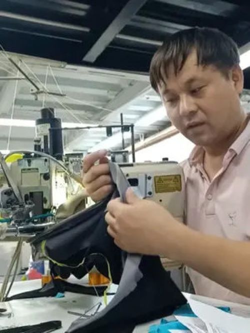 制衣厂四针六线跳针问题分析与解决对策